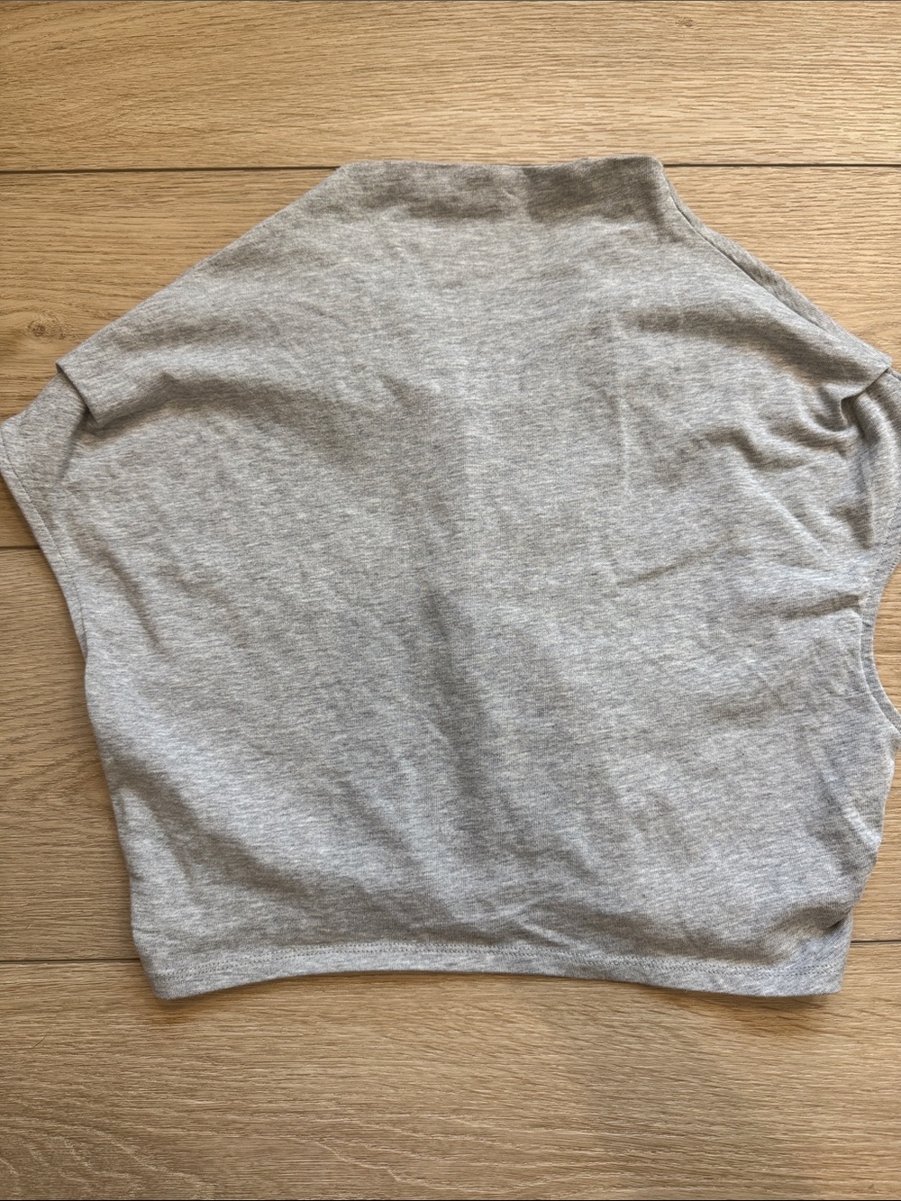 NWT KBB by Kahlana Women’s Cropped ‘The Back Twist T-Shirt’